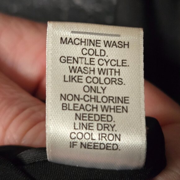 NWT Flaw Versona Women's M Satin Feather Strap Sleeveless Top Tank Top Black - Picture 7 of 9